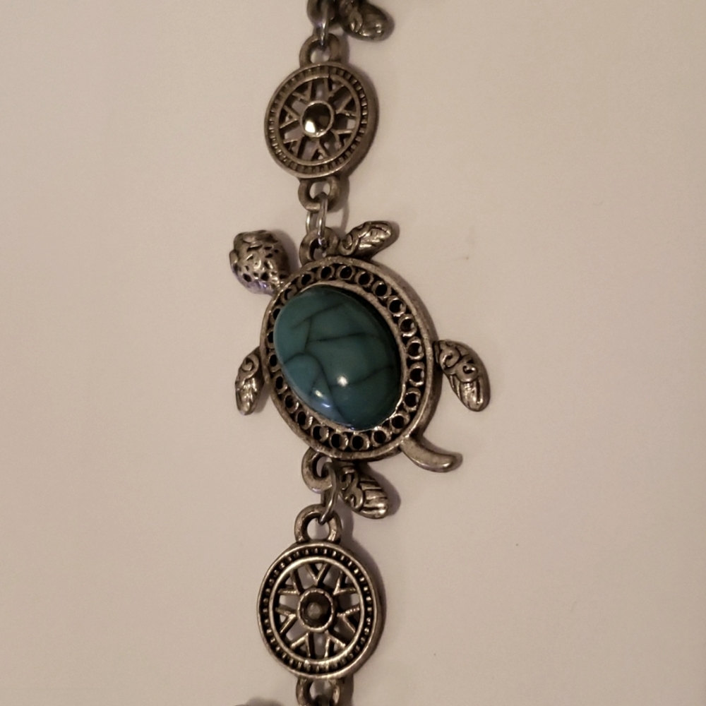 Silver Sea Turtle Bracelet with Turqoise Center 8.5"